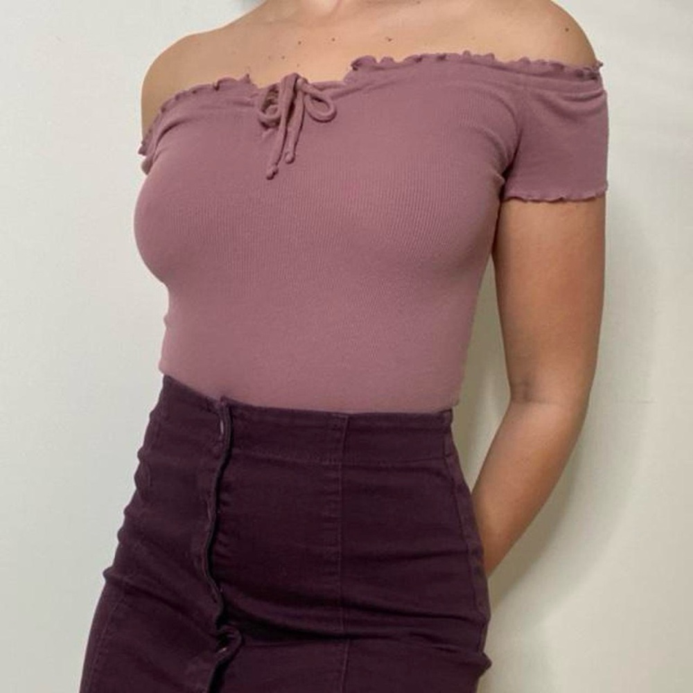 Aeropostale shoulder hugging purple shirt with lettuce trim